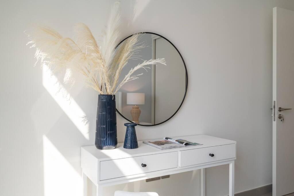 Vogue Beachfront - Palm Views & Private Appartement
