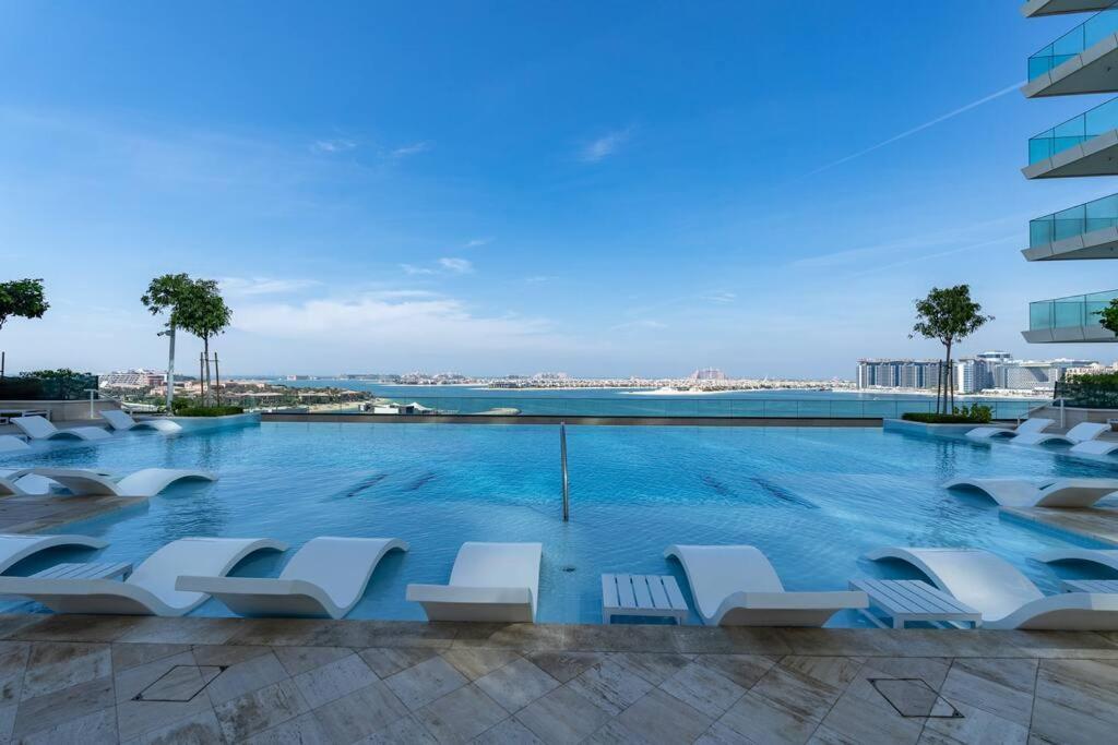 Vogue Beachfront - Palm Views & Private