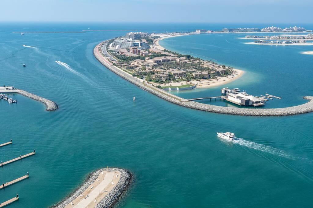 Vogue Beachfront - Palm Views & Private Appartement